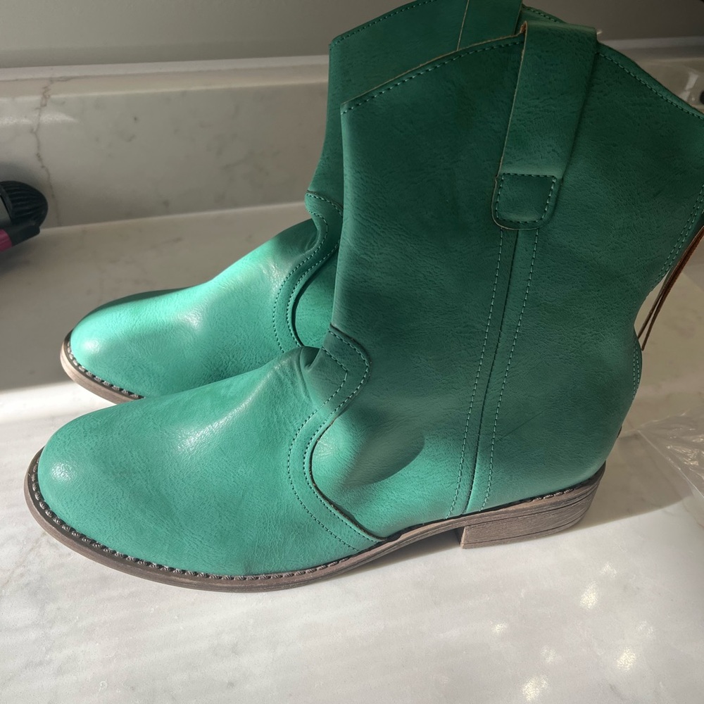Turquoise short cowboy boots